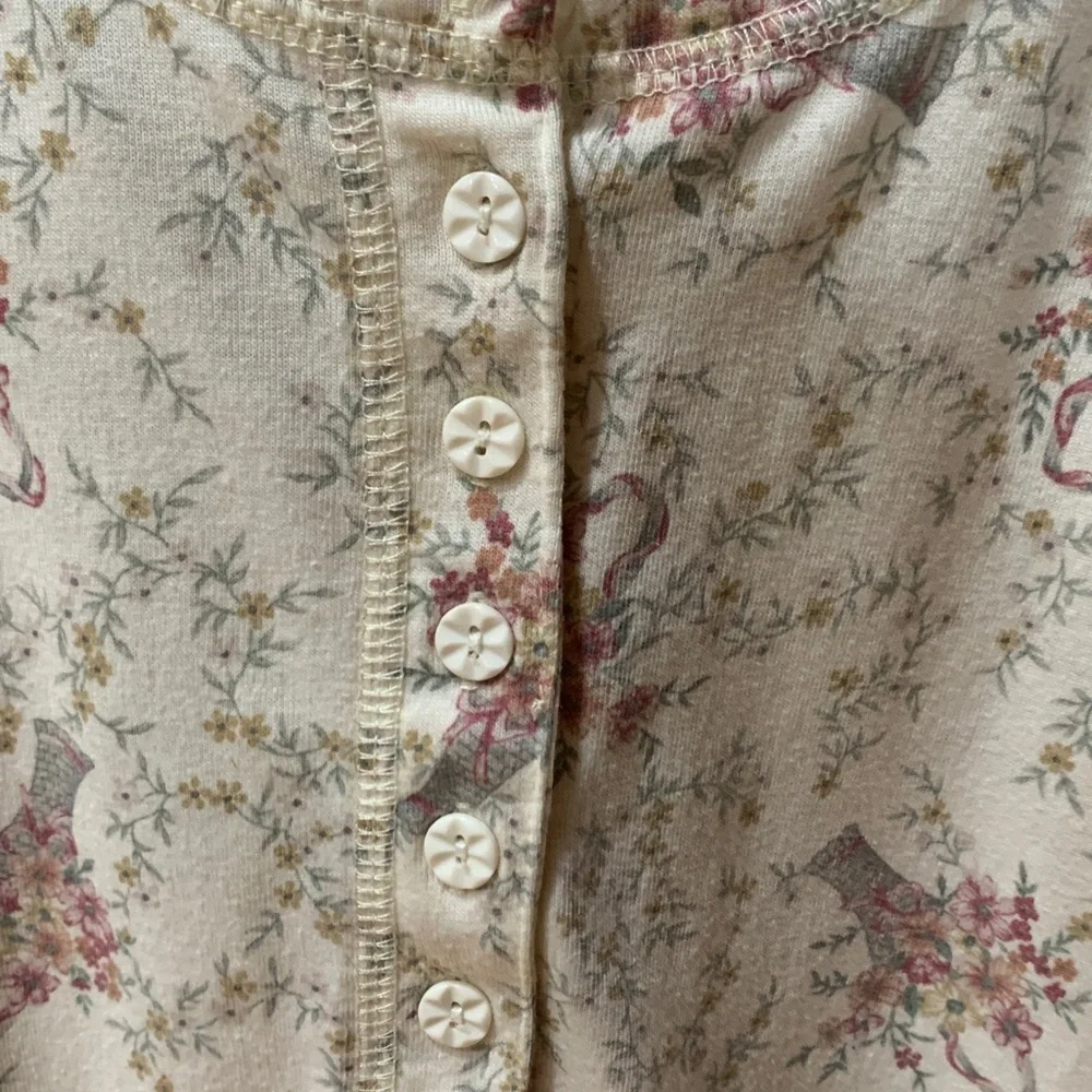 Bizzit collection Women’s Top with 
Flowery Print size L - Picture 4 of 4